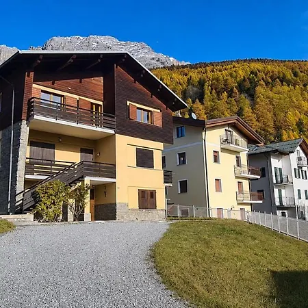 Apartment Mansarda Panoramica Sulla Stelvio